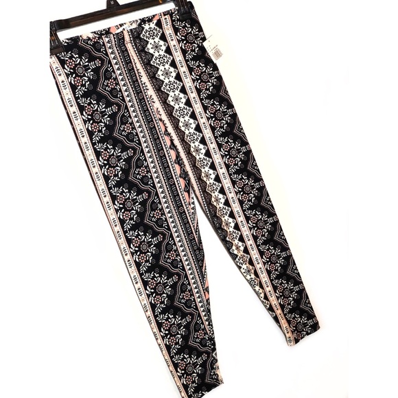 eye candy Pants - (NWT) Eye Candy Leggings